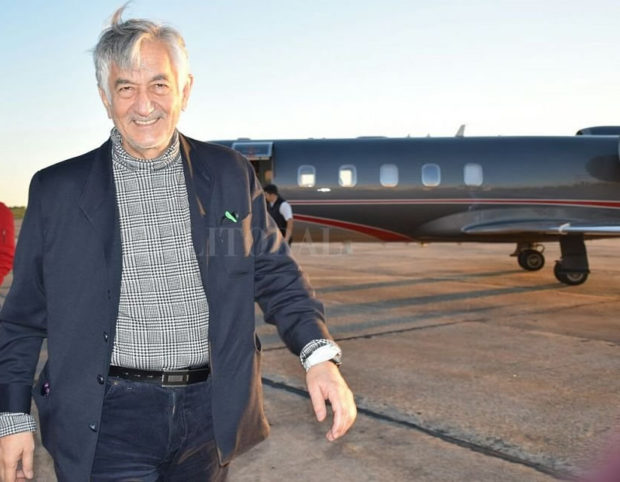 Dueño de Louis Vuitton tuvo que 'perderse del mapa'; vendió su jet